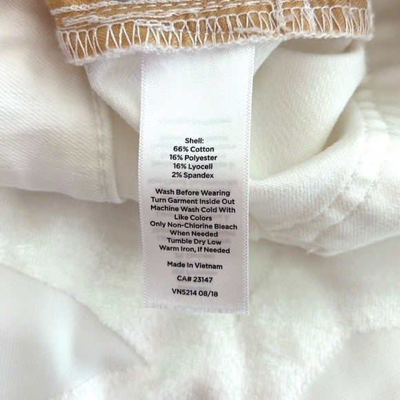 Talbots High Waist Straight Leg White 5 Pocket Jeans. Made w/2% Spandex. Size 16 - Picture 9 of 11